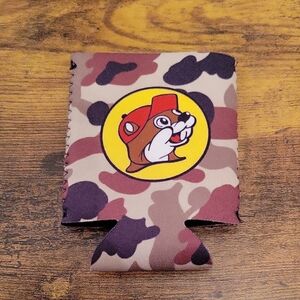 Buc-ees Camouflage Koozie